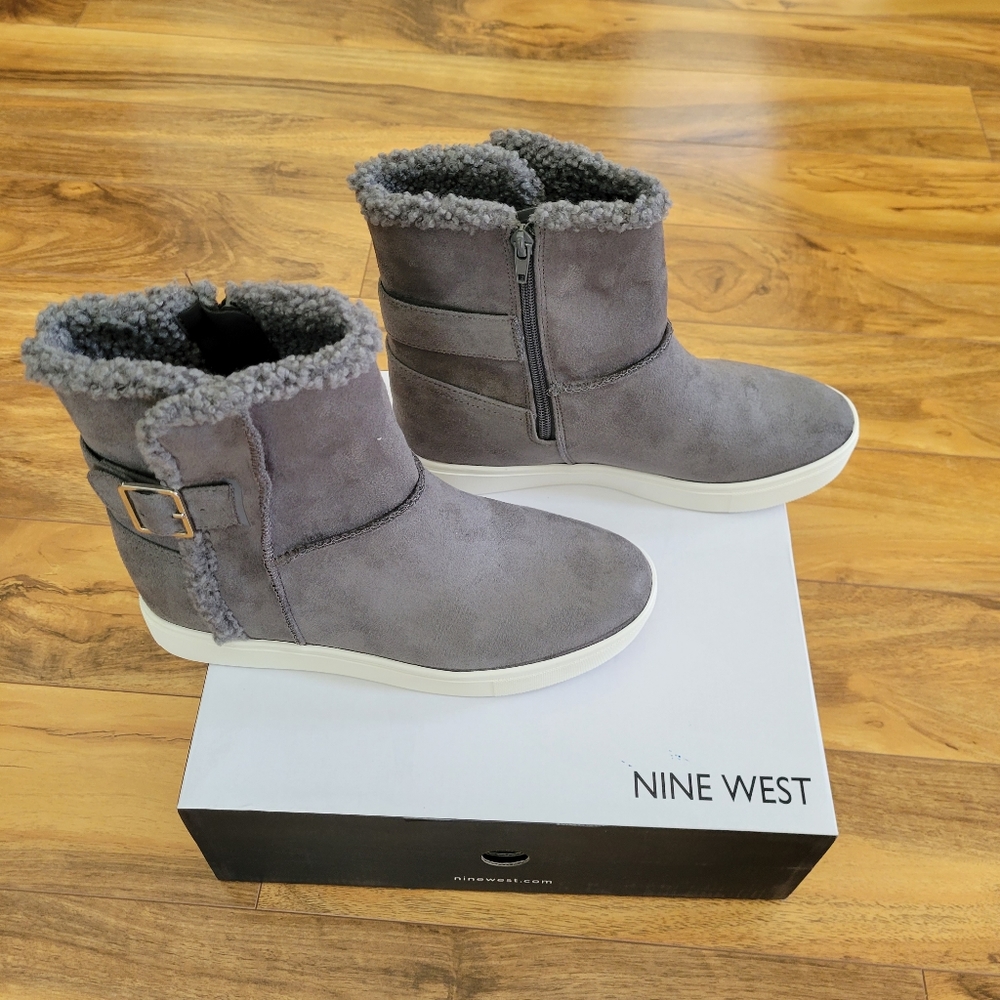 Nine West Titus Women's Wedge Ankle Boots, size 9.5, Grey, NIB